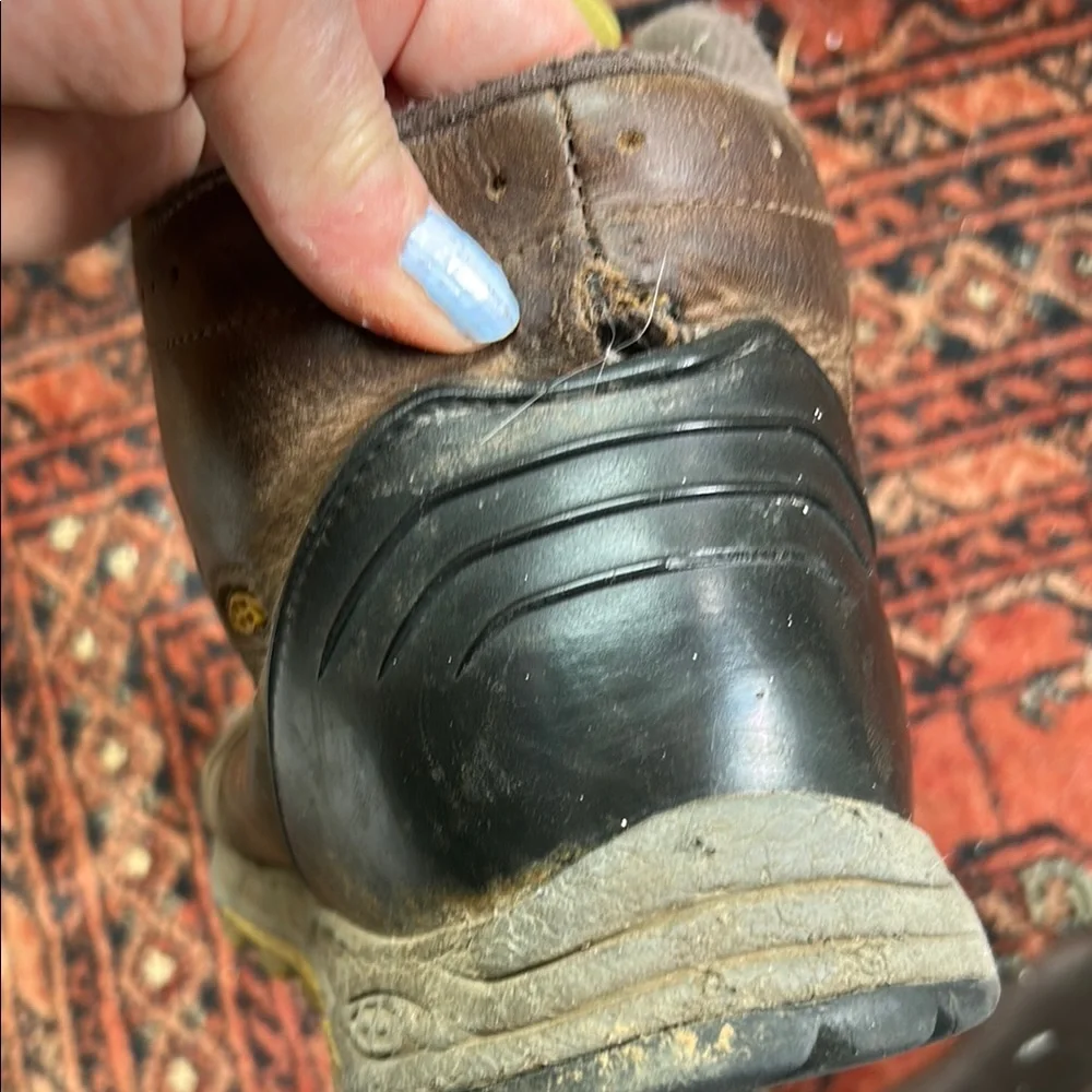 Keen Brown Hiking Boots Size 11 in Used Condition, but good for yard work!